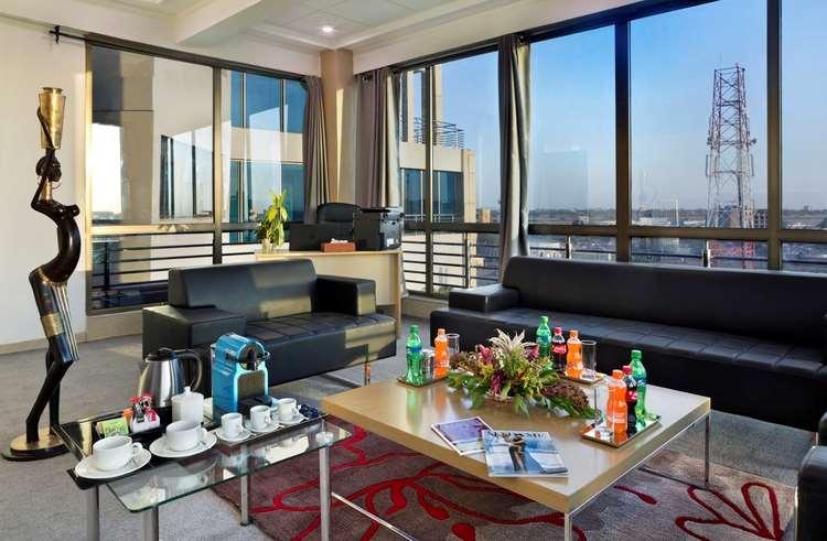 Bravia Hotel Ουαγκαντουγκού Εστιατόριο φωτογραφία