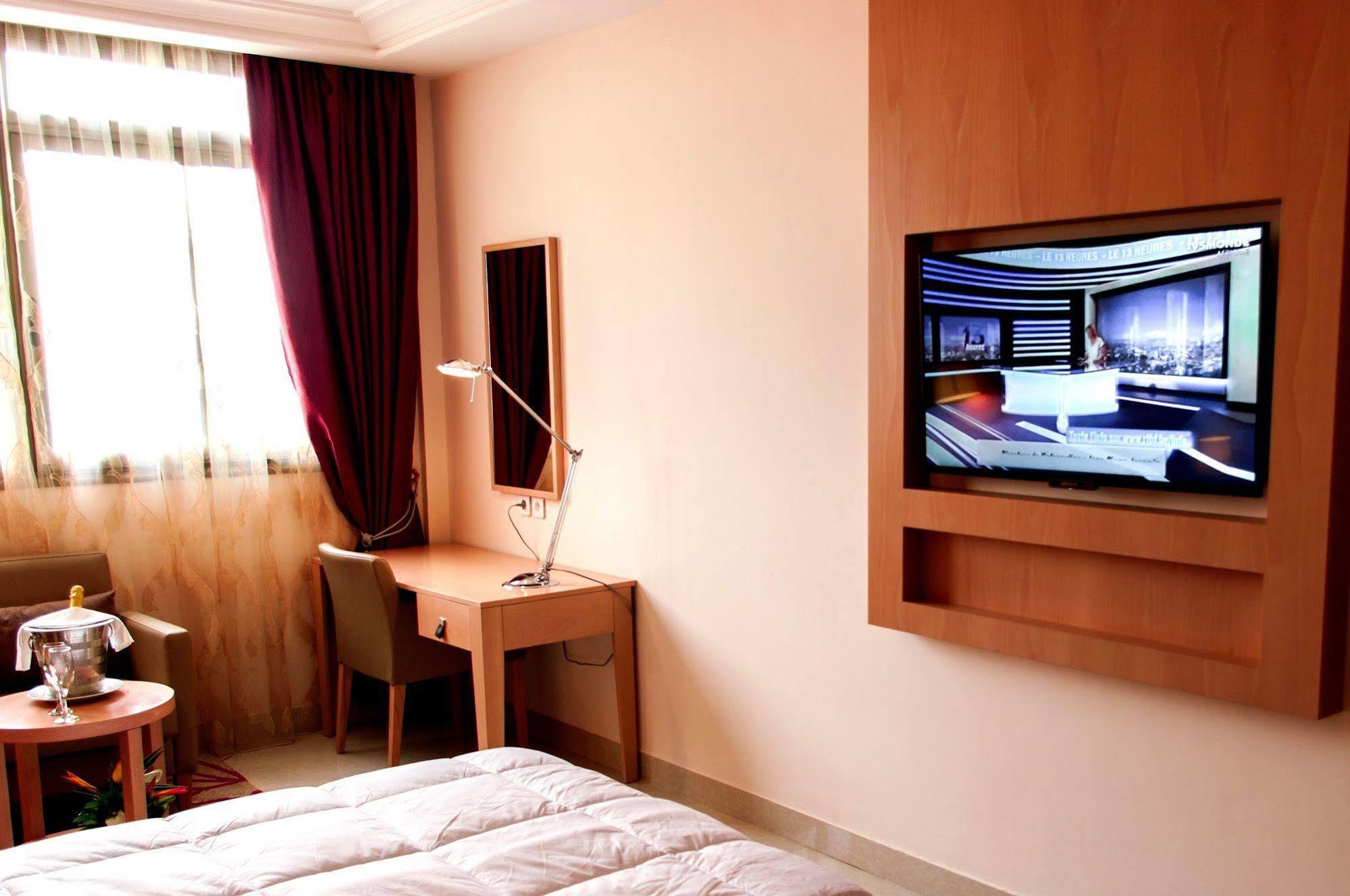 Bravia Hotel Ουαγκαντουγκού Εξωτερικό φωτογραφία