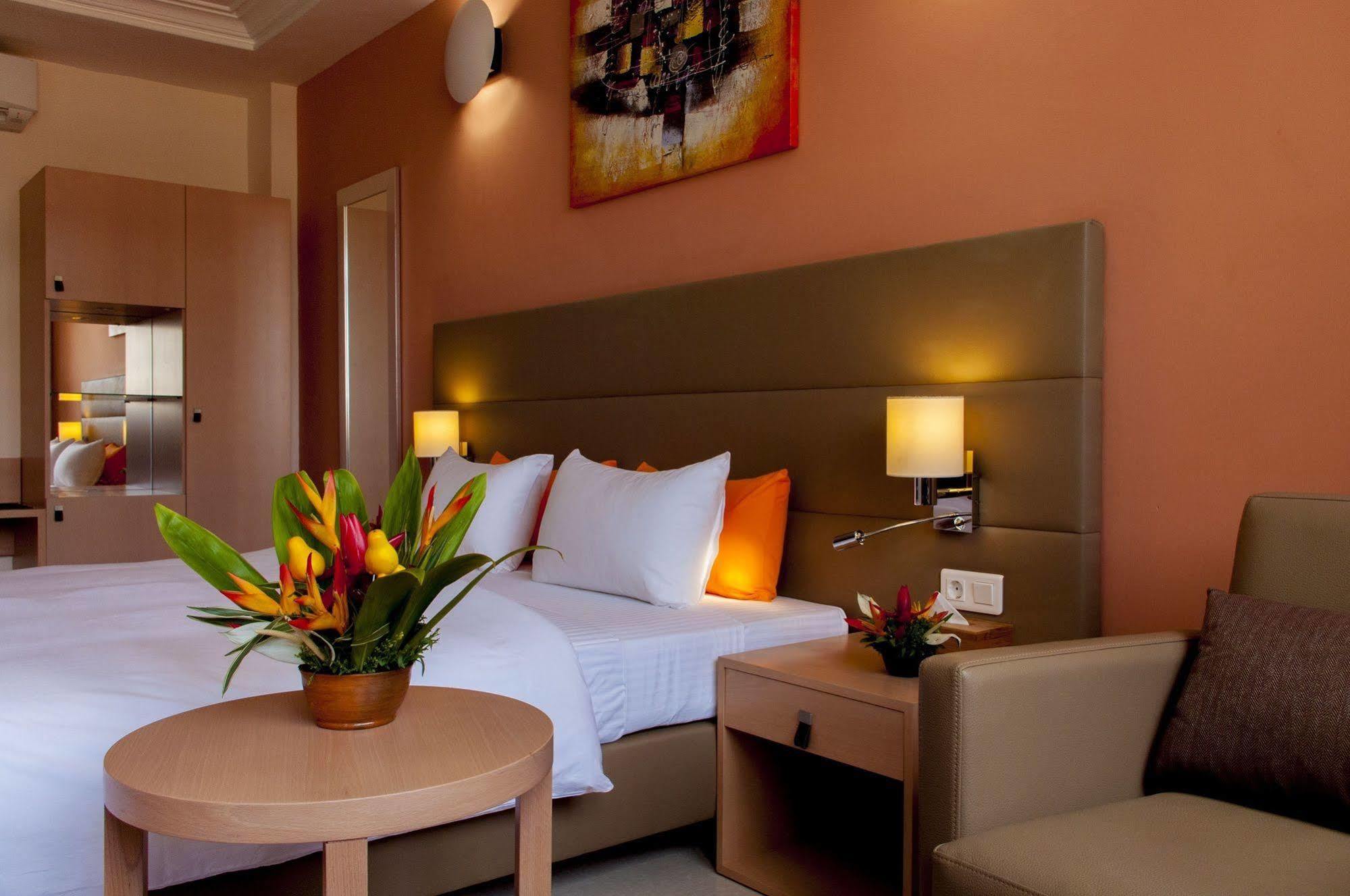 Bravia Hotel Ουαγκαντουγκού Εξωτερικό φωτογραφία